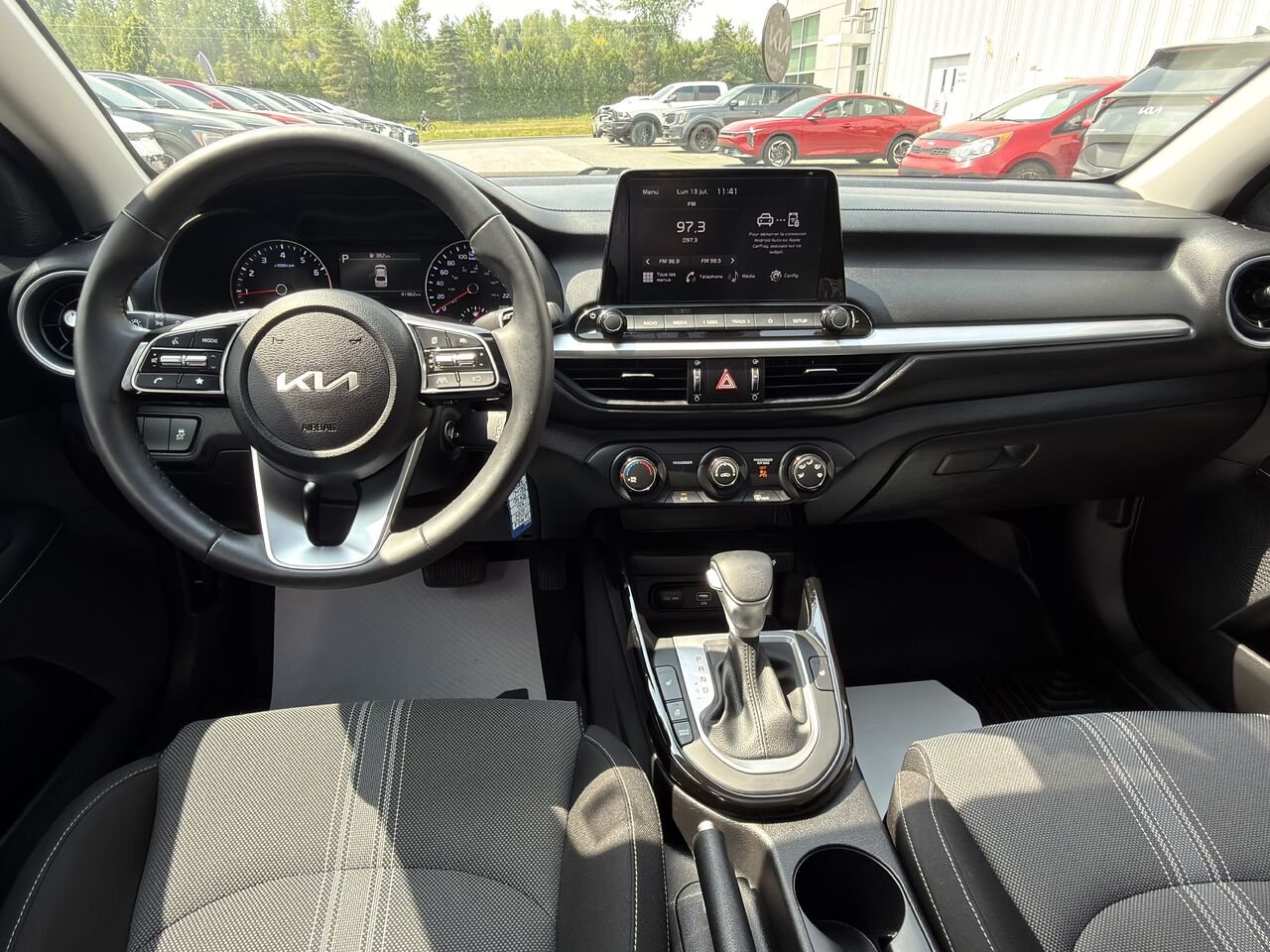 2024 Kia Forte White Thetford Mines - photo #13