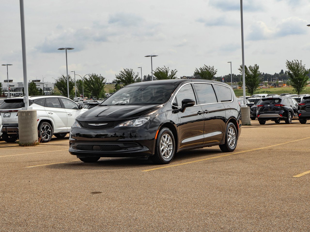 2025 Chrysler Grand Caravan SXT 2WD Black Sherwood Park - photo #3