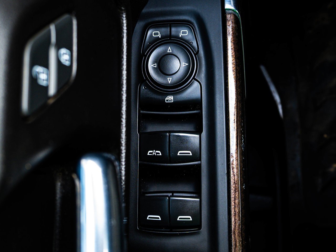 2023 Chevrolet Silverado 2500HD 4WD Crew Cab 159 LT White Sherwood Park - photo #16