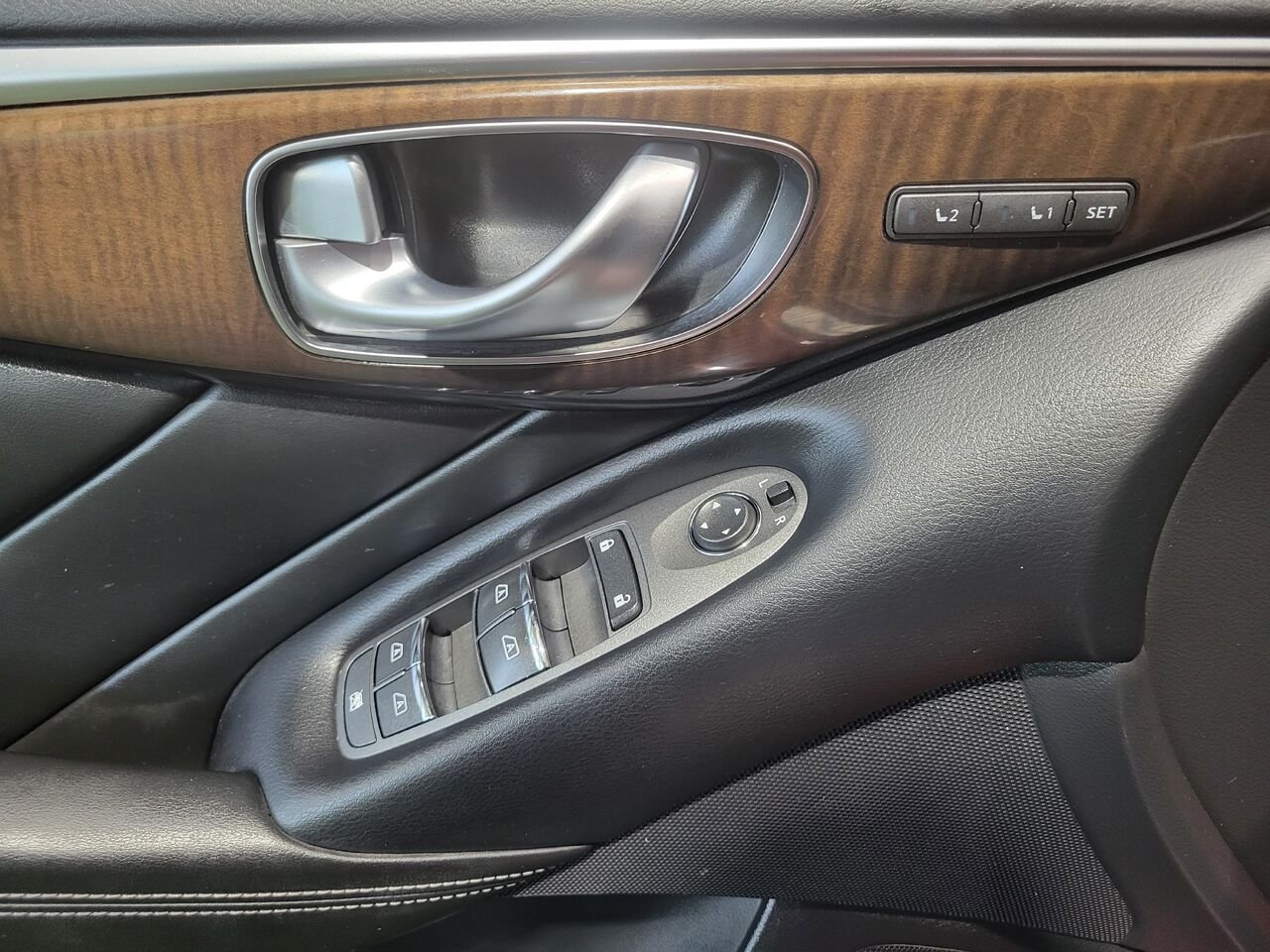 2016 INFINITI Q50 Red  - photo #9