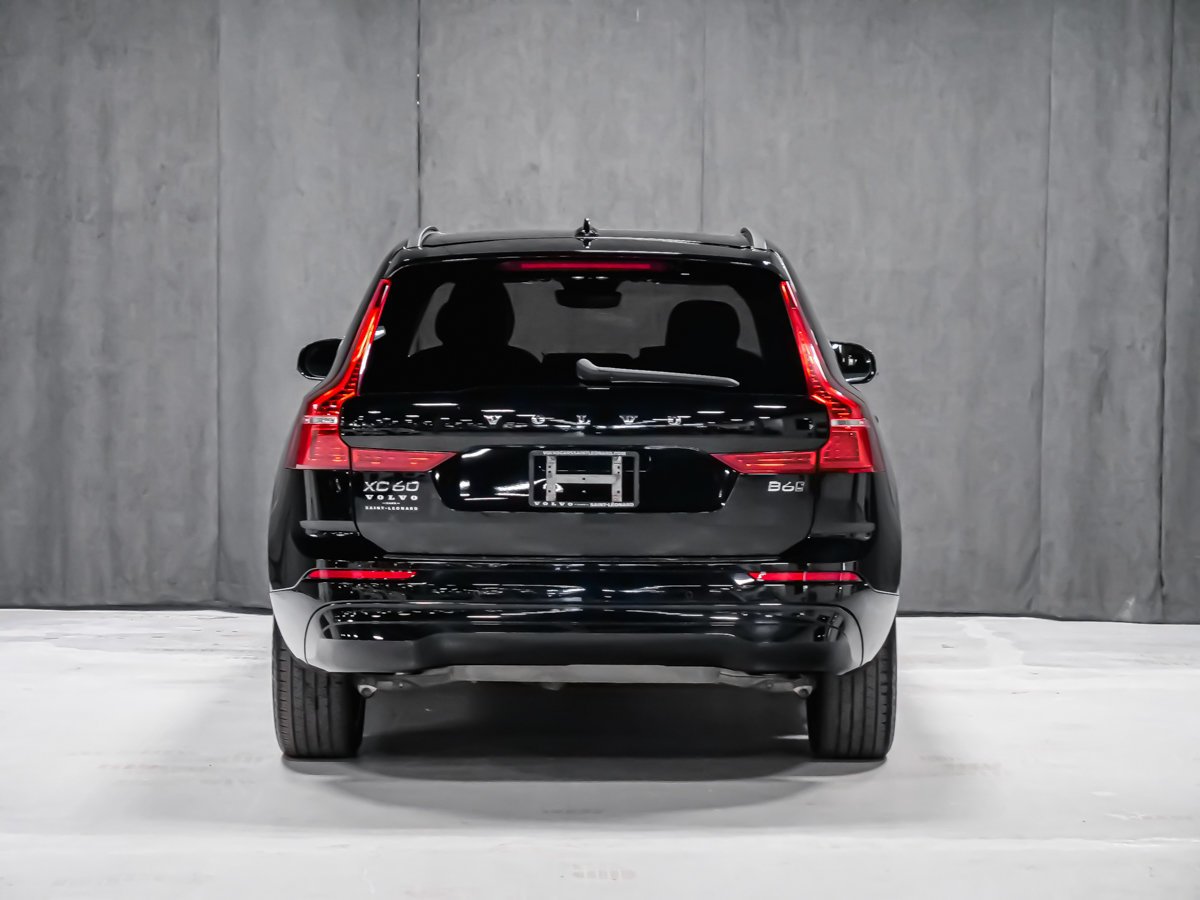 2022 Volvo XC60 B6 MOMENTUM CLIMATE PREMIUM Black Montreal - photo #4
