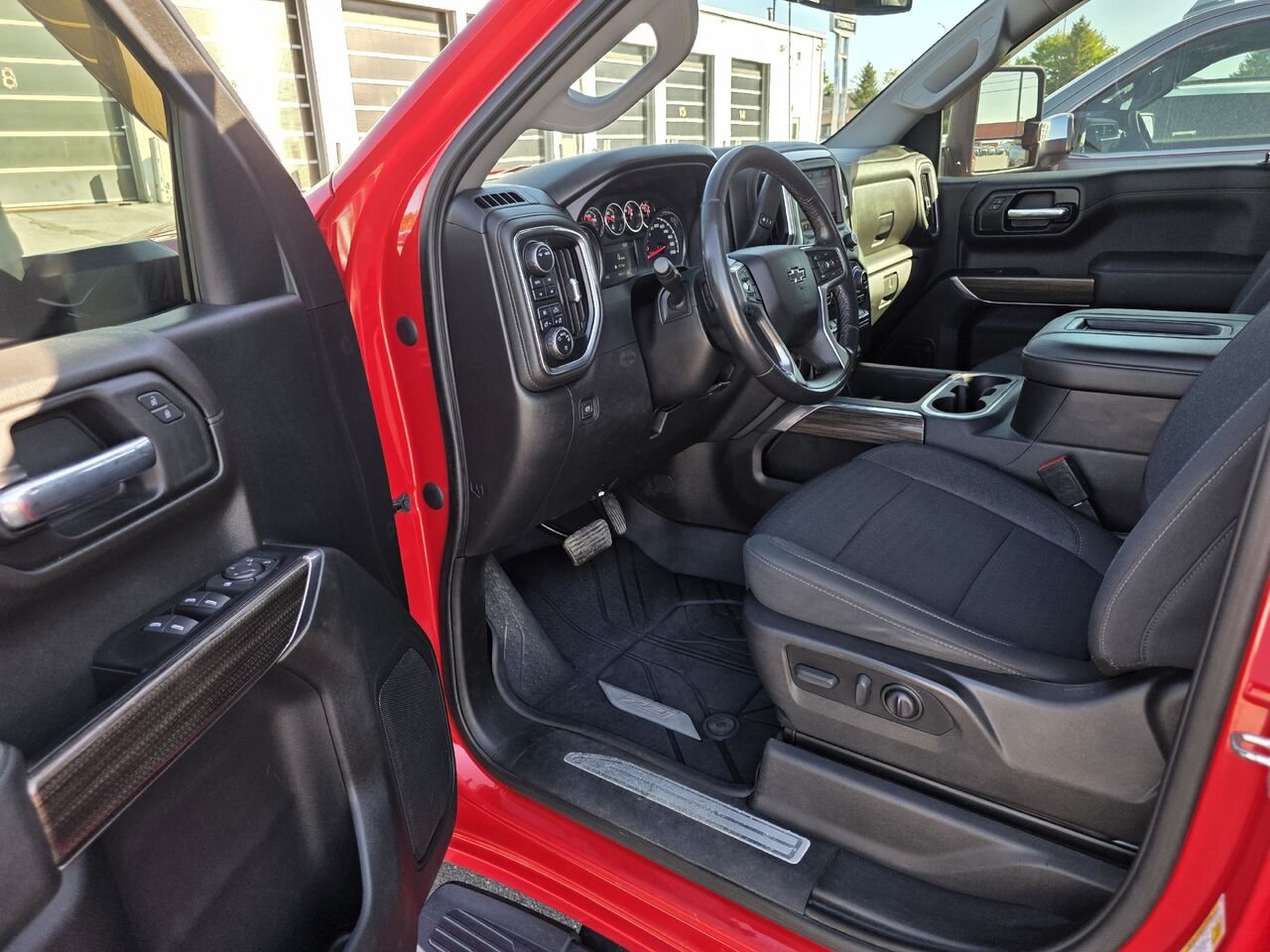 2021 Chevrolet Silverado 1500 RST Red Rouyn-Noranda - photo #8