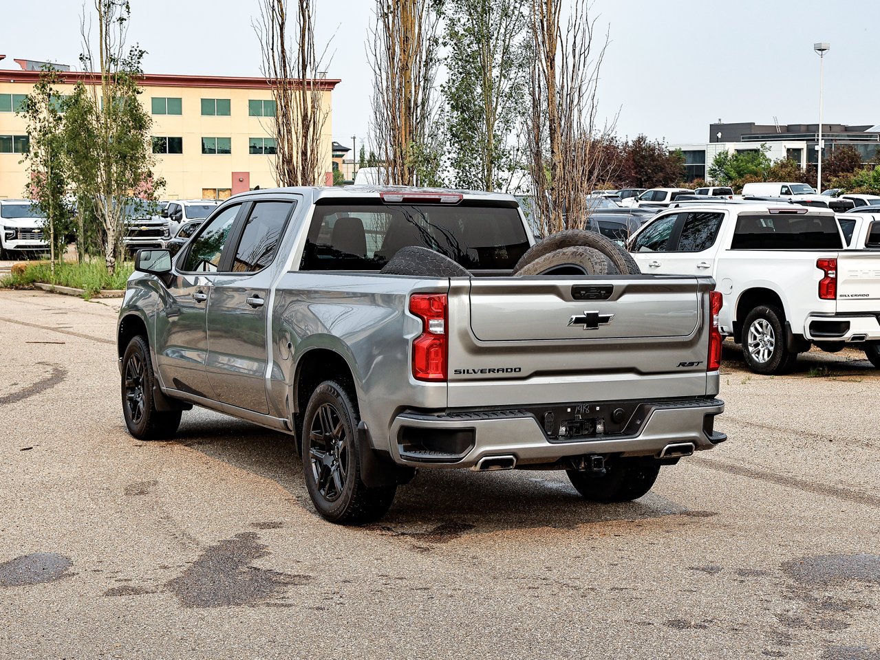 2024 Chevrolet Silverado 1500 4WD Crew Cab 147 RST Grey Sherwood Park - photo #10