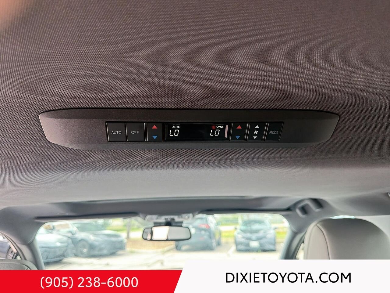 2023 Toyota Sienna XSE FWD HYBRID / CLEAN CARFAX / MOONROOF / ALLOY WHEELS / CARPLAY AND ANDROID AUTO Red Mississauga - photo #18