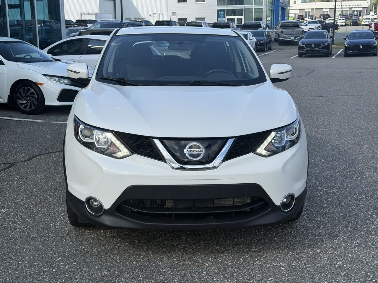 2018 Nissan Qashqai White Ste-Marie - photo #2