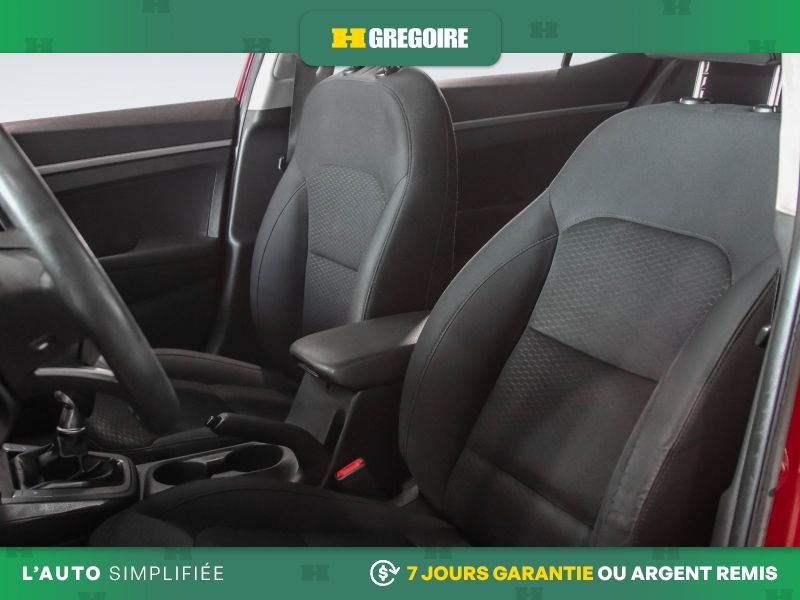 2019 Hyundai Elantra Red Blainville - photo #19