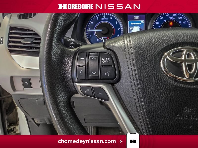 Toyota Sienna CA6751 | LE * Mag * DVD * Caméra 8 Places * 2018 Blanc Laval - photo #17