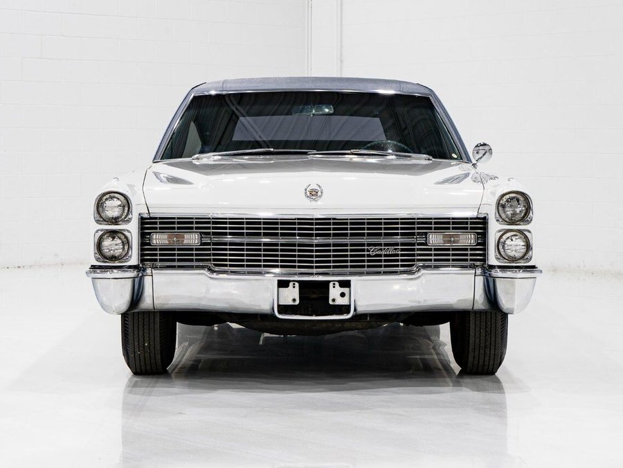 1966 Cadillac Fleetwood 1966 White