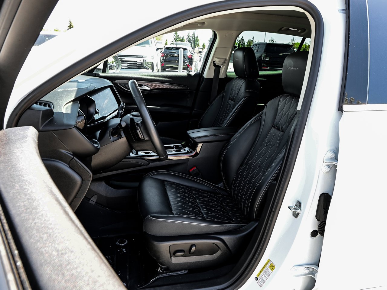 2022 Buick Envision AWD 4dr Avenir White Sherwood Park - photo #18