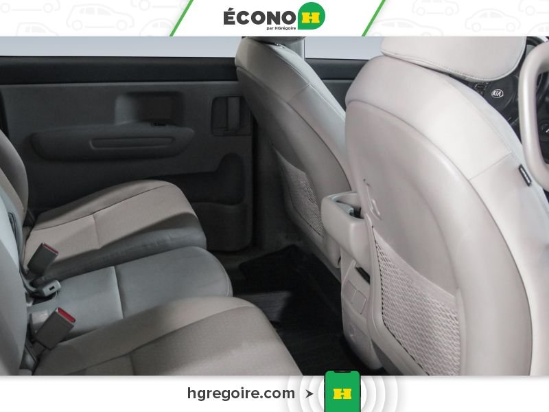 Kia Sedona 2017 Argent Laval - photo #24