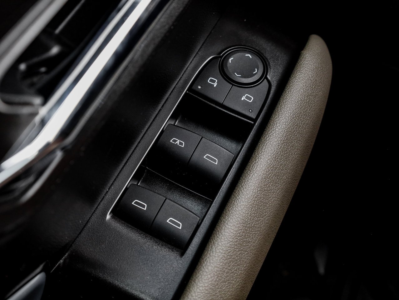2025 Chevrolet Colorado 4WD Crew Cab ZR2 White Sherwood Park - photo #17