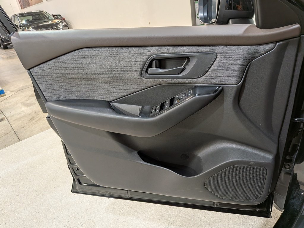 2023 Nissan Rogue FWD S Black Val-David - photo #32