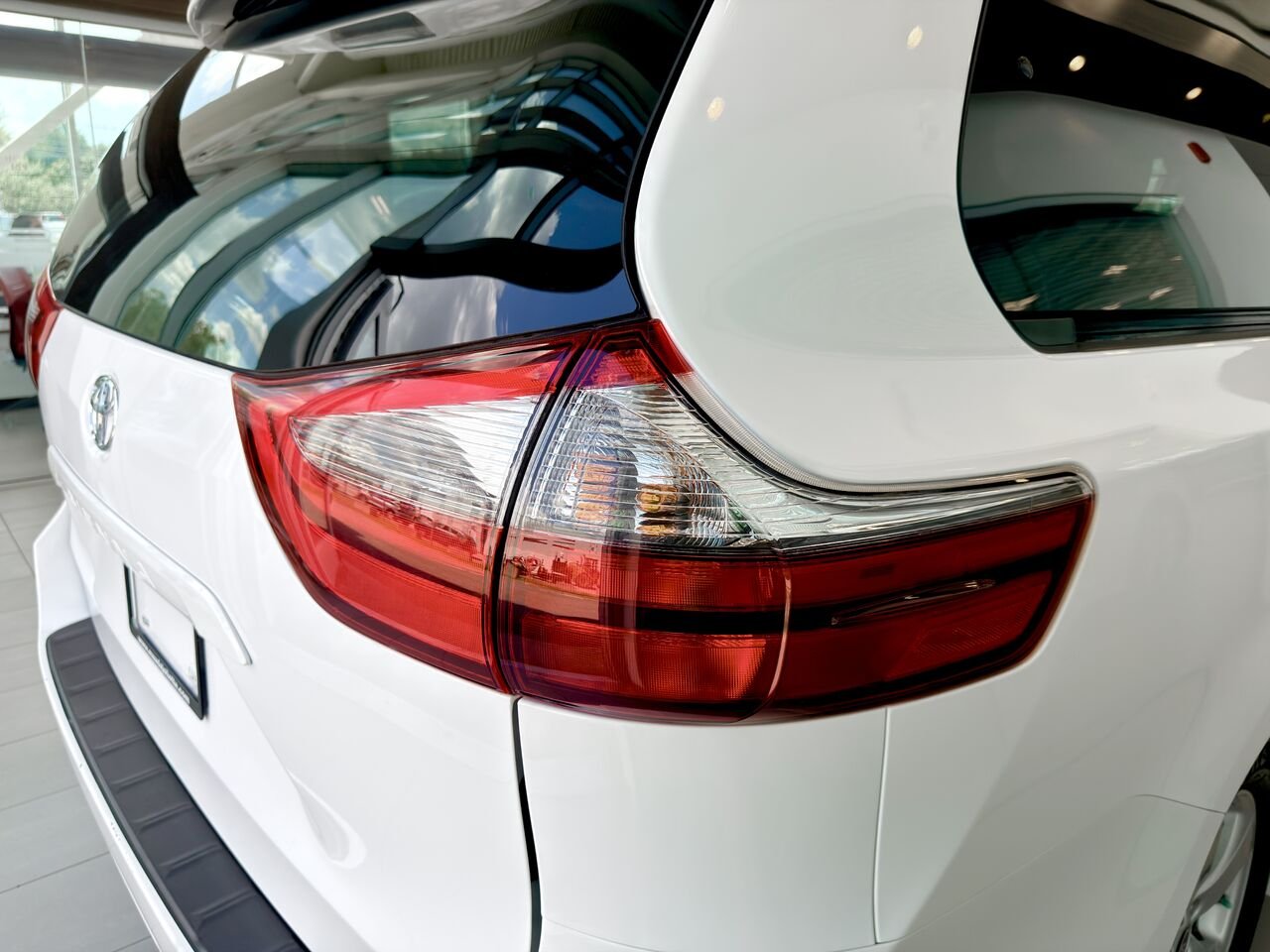 Toyota Sienna 2020 Blanc Notre-Dame-des-Prairies - photo #8