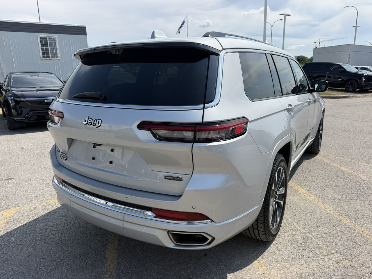 Jeep Grand Cherokee L Overland 4x4 HEMI 5.7L 2022 Argent Laval - photo #32