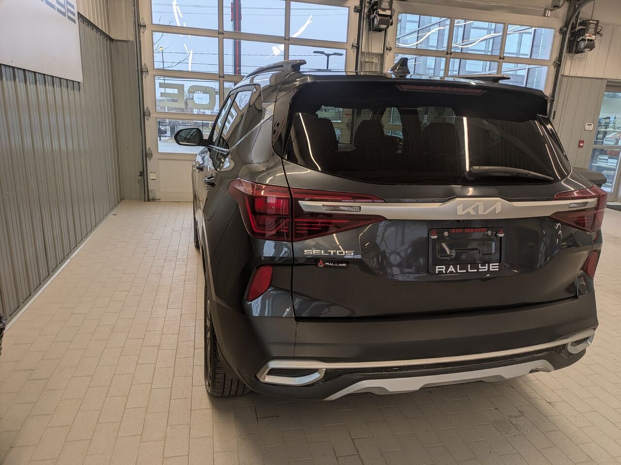 2022 Kia Seltos Black Gatineau - photo #17