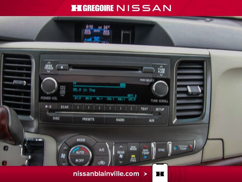 2013 Toyota Sienna Grey Saint-Eustache - photo #18
