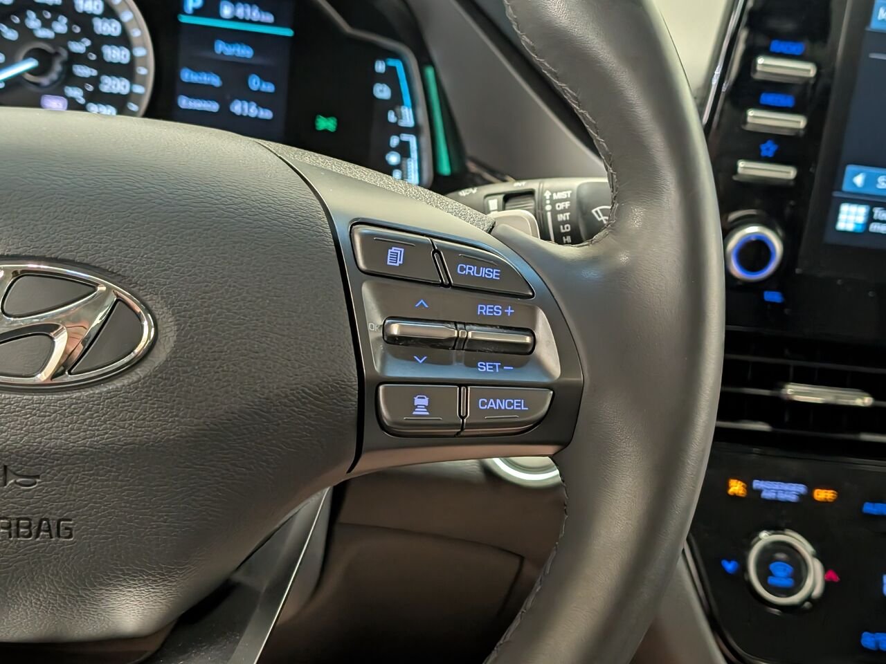 2021 Hyundai IONIQ Plug-in Hybrid Preferred Bas Kilométrage White Sherbrooke - photo #13