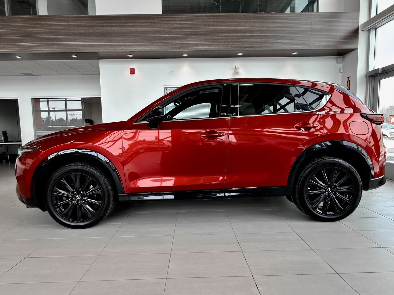 2022 Mazda CX-5 Red Notre-Dame-des-Prairies - photo #7
