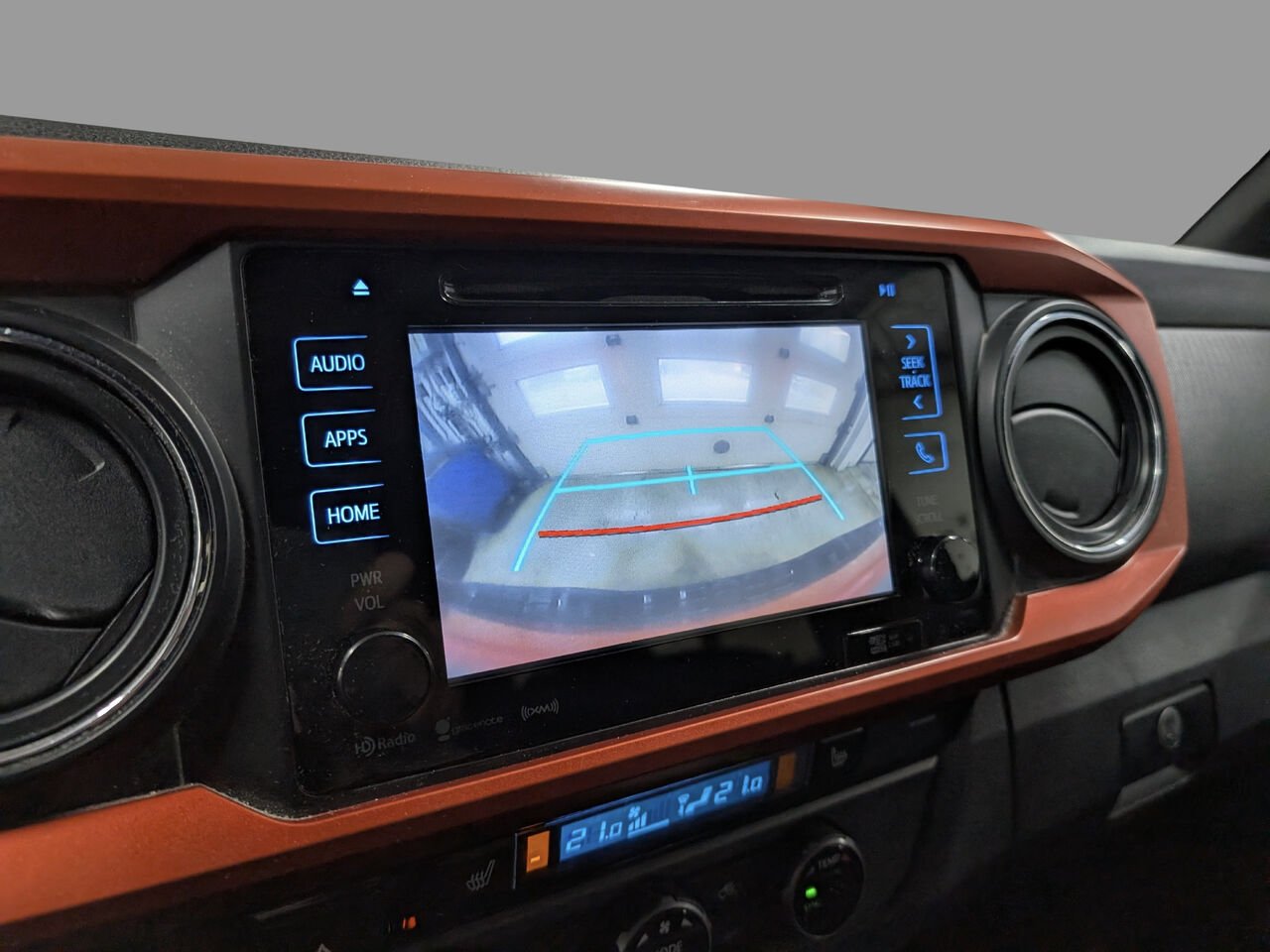 2017 Toyota Tacoma 5TFDZ5BN2HX018435 Orange Sherbrooke - photo #18