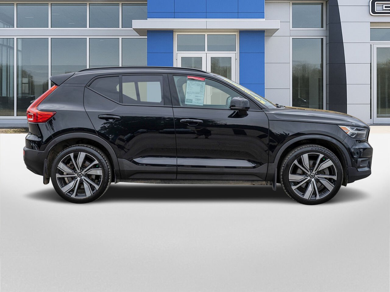 2022 Volvo Recharge XC40 tout électrique P8 Plus TIe Black Châteauguay - photo #5