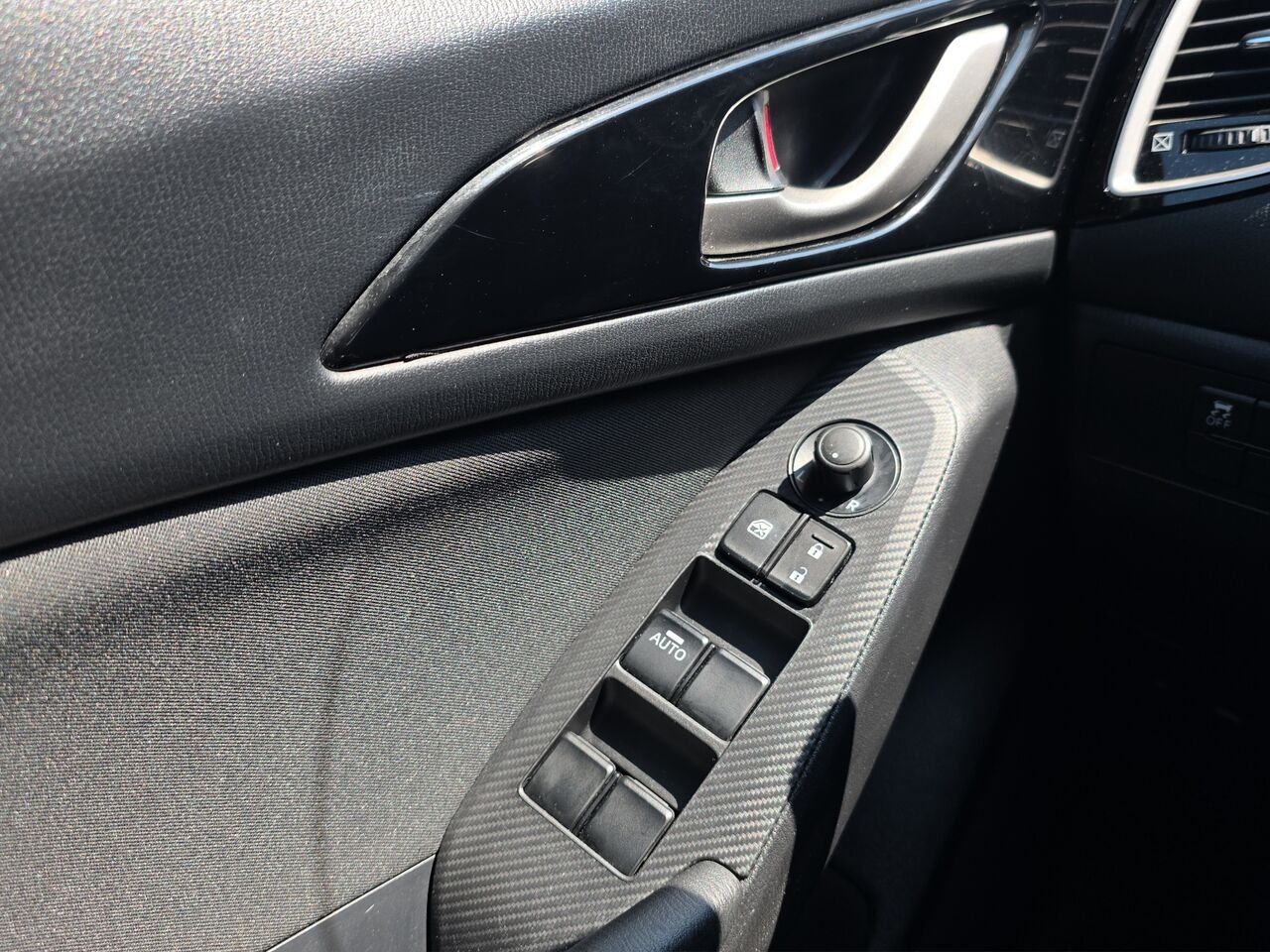 2016 Mazda Mazda3 Hayon 4 portes Sport, boîte automatique, GS Grey Val-David - photo #18