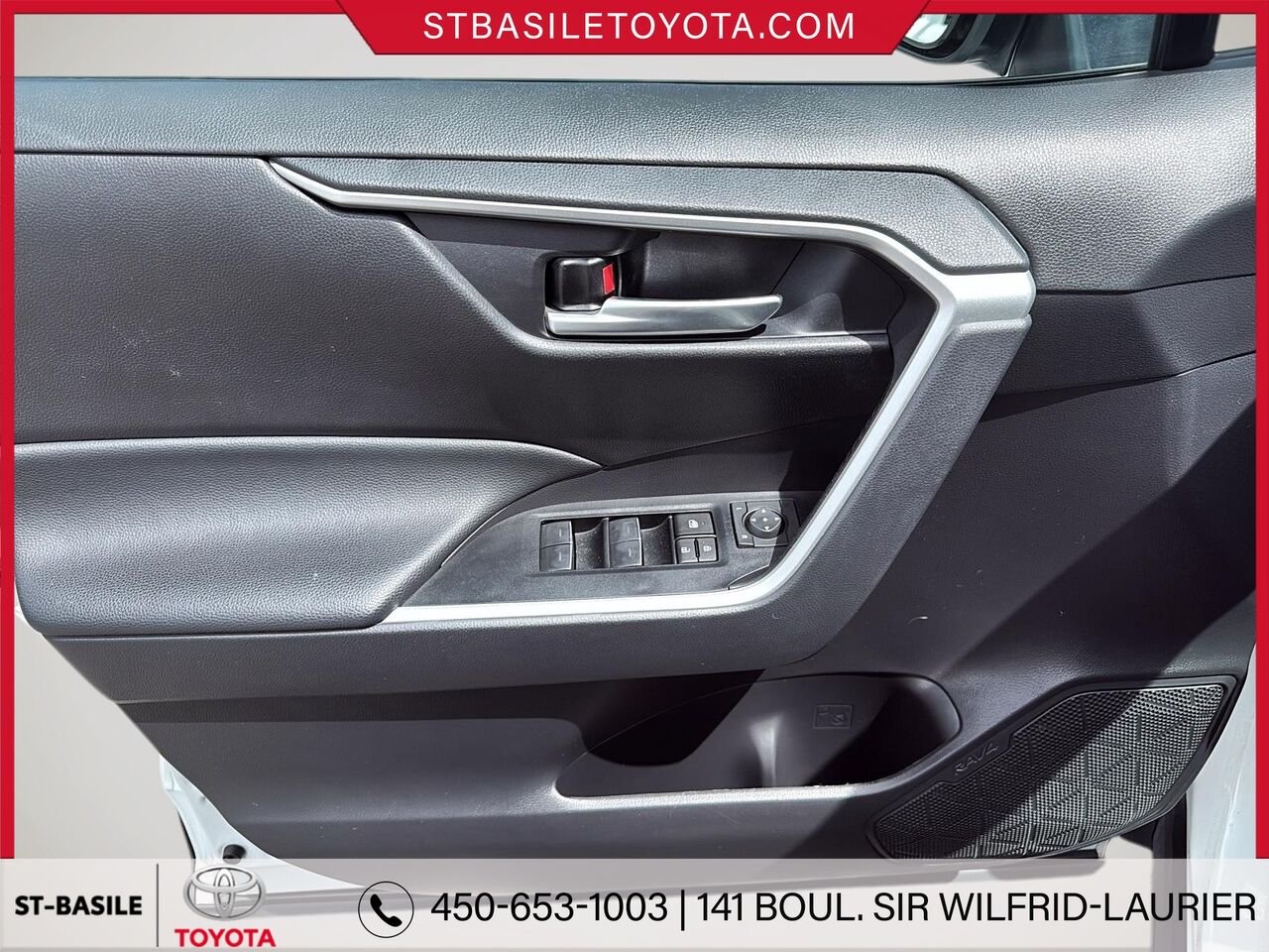 2023 Toyota RAV4 White Saint-Basile-le-Grand - photo #13