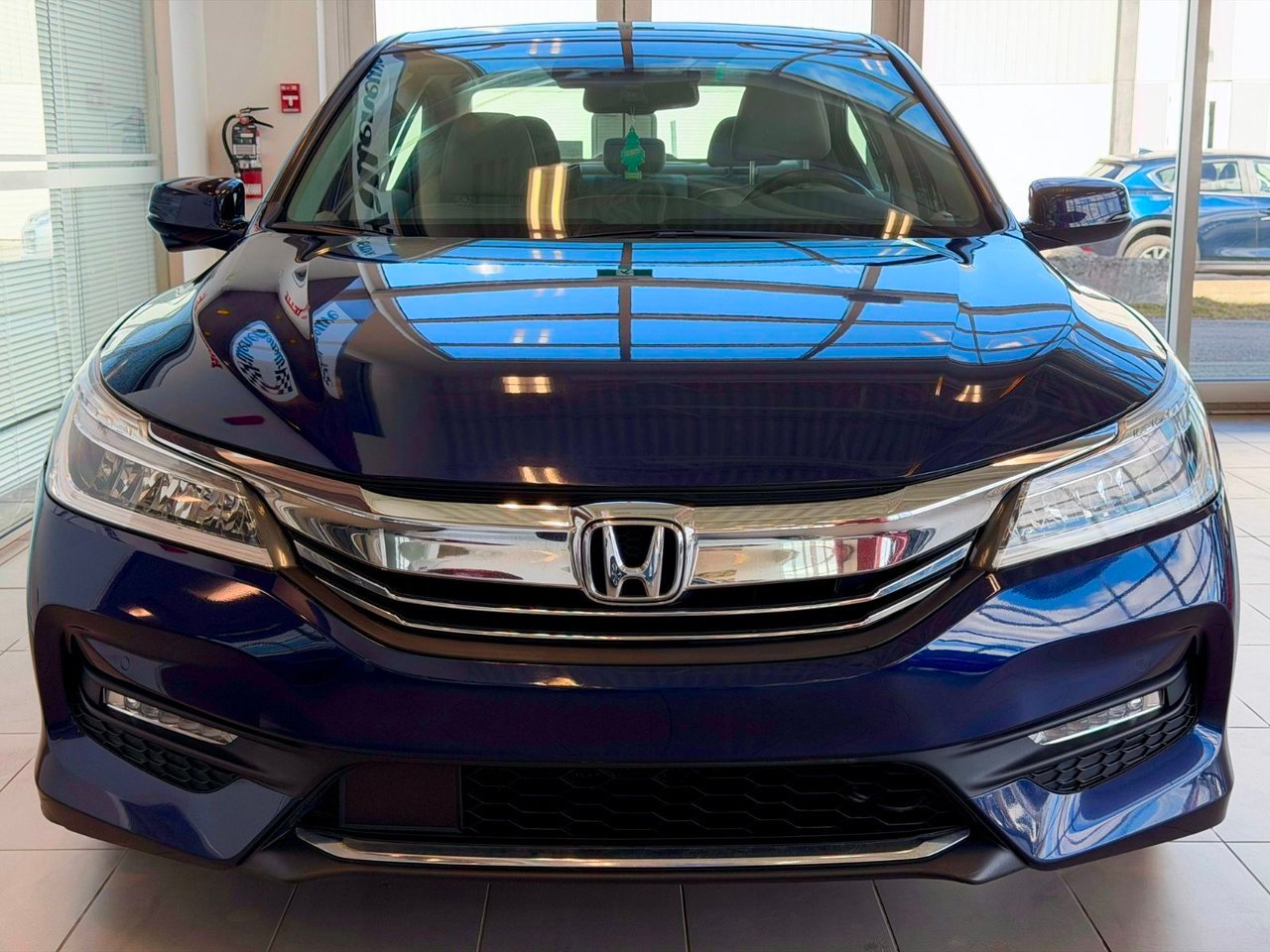 Honda Accord Sedan 2017 Bleu Notre-Dame-des-Prairies - photo #1