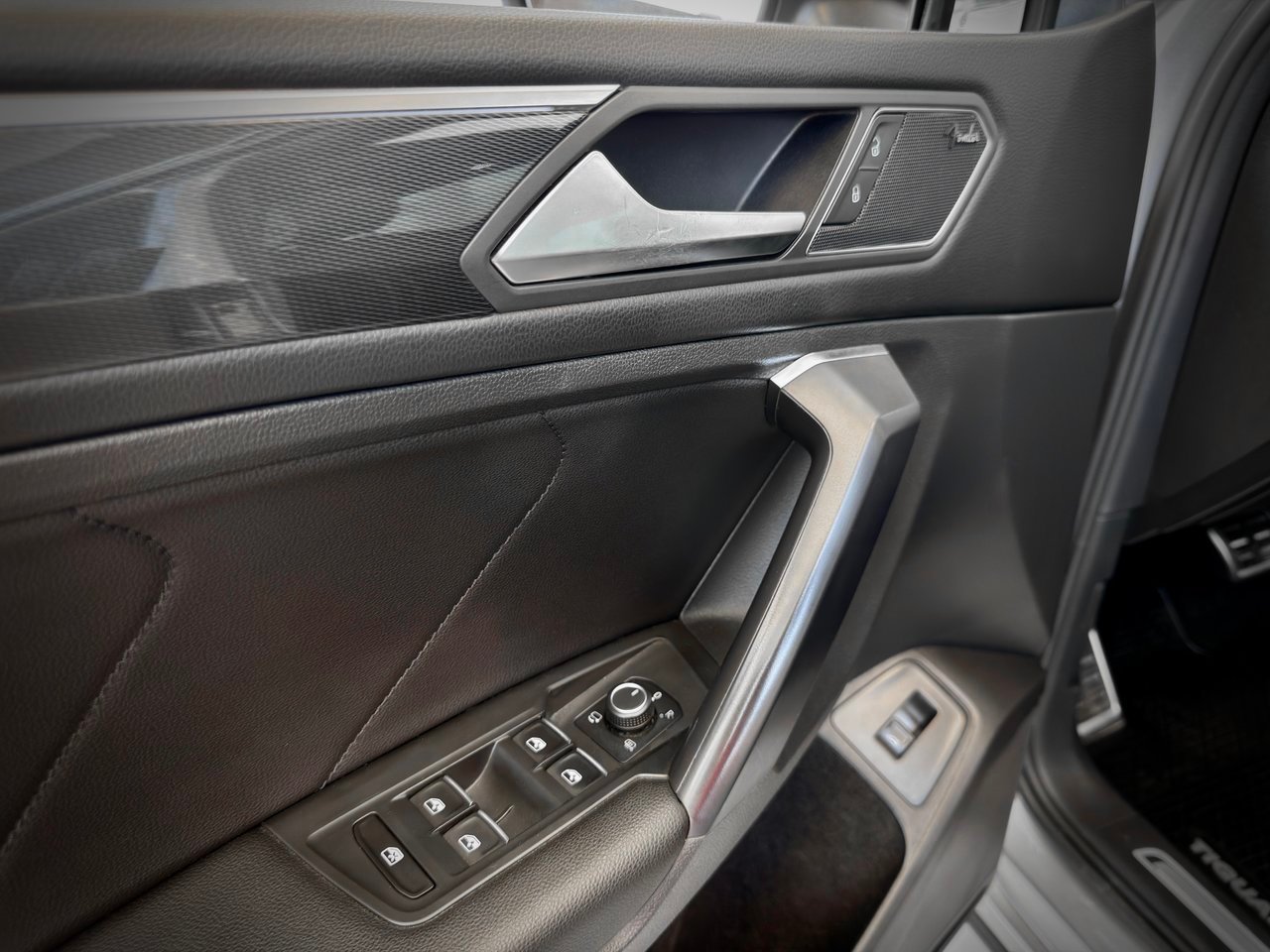 Volkswagen Tiguan 2021 Gris Notre-Dame-des-Prairies - photo #34