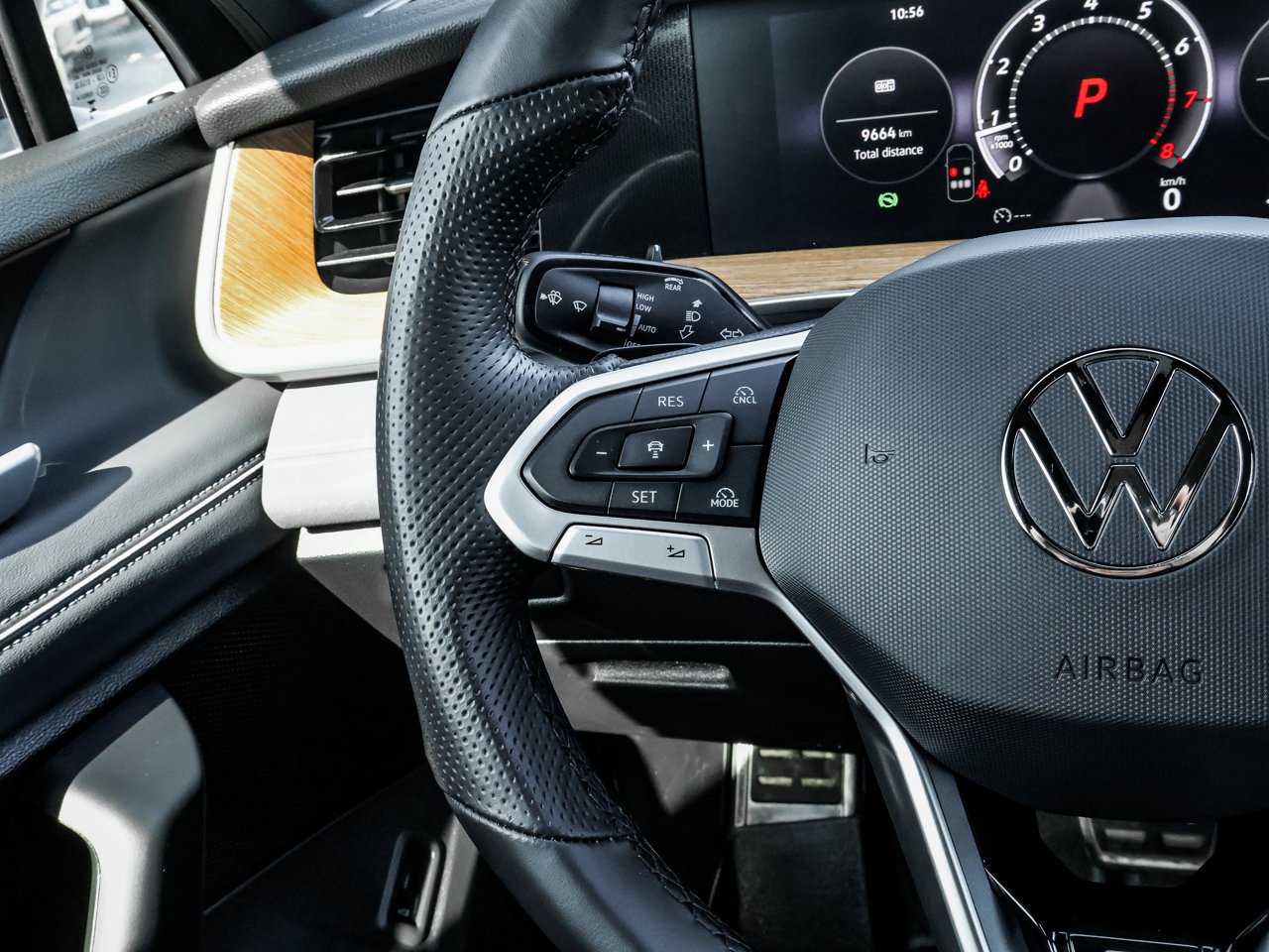 2026 Volkswagen Tiguan Highline Turbo R-Line 4MOTION Black Sherwood Park - photo #22