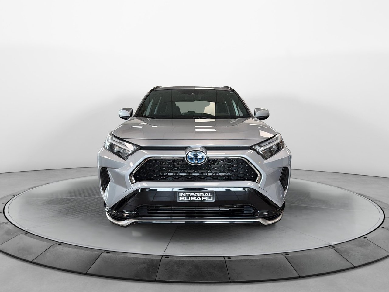 2024 Toyota RAV4 Prime VIN JTMGB3FVXRD186214 Silver Baie-Comeau - photo #2