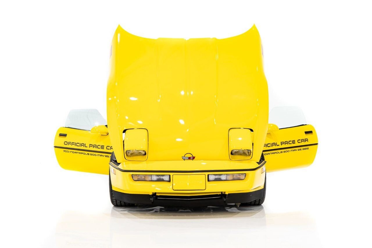 1986 Chevrolet Corvette Pace Car livery with only 17,380km (10,800miles) Yellow Montreal - photo #48