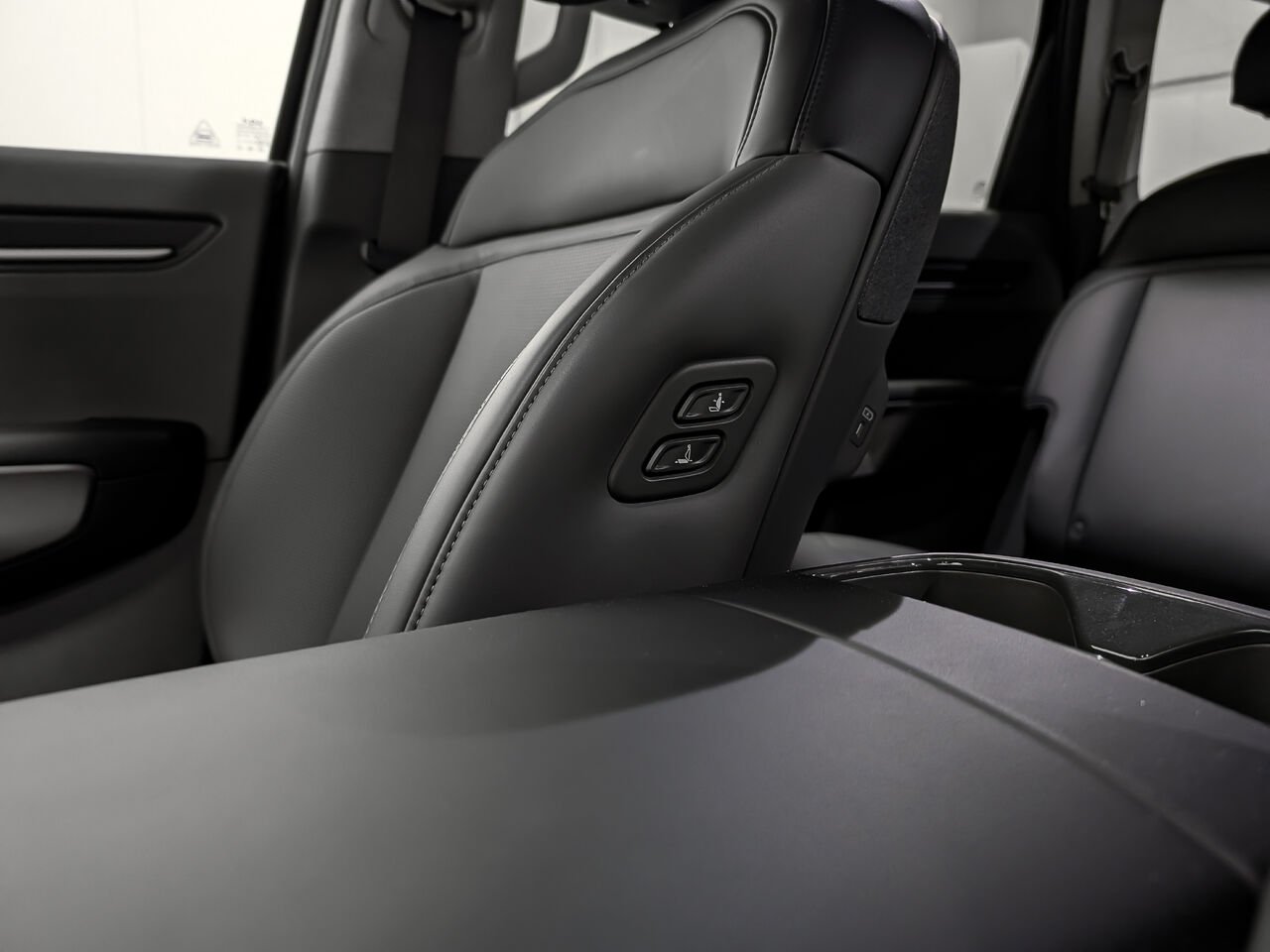 2025 Kia EV9 Land AWD 7 Places Hitch Other Sherbrooke - photo #10