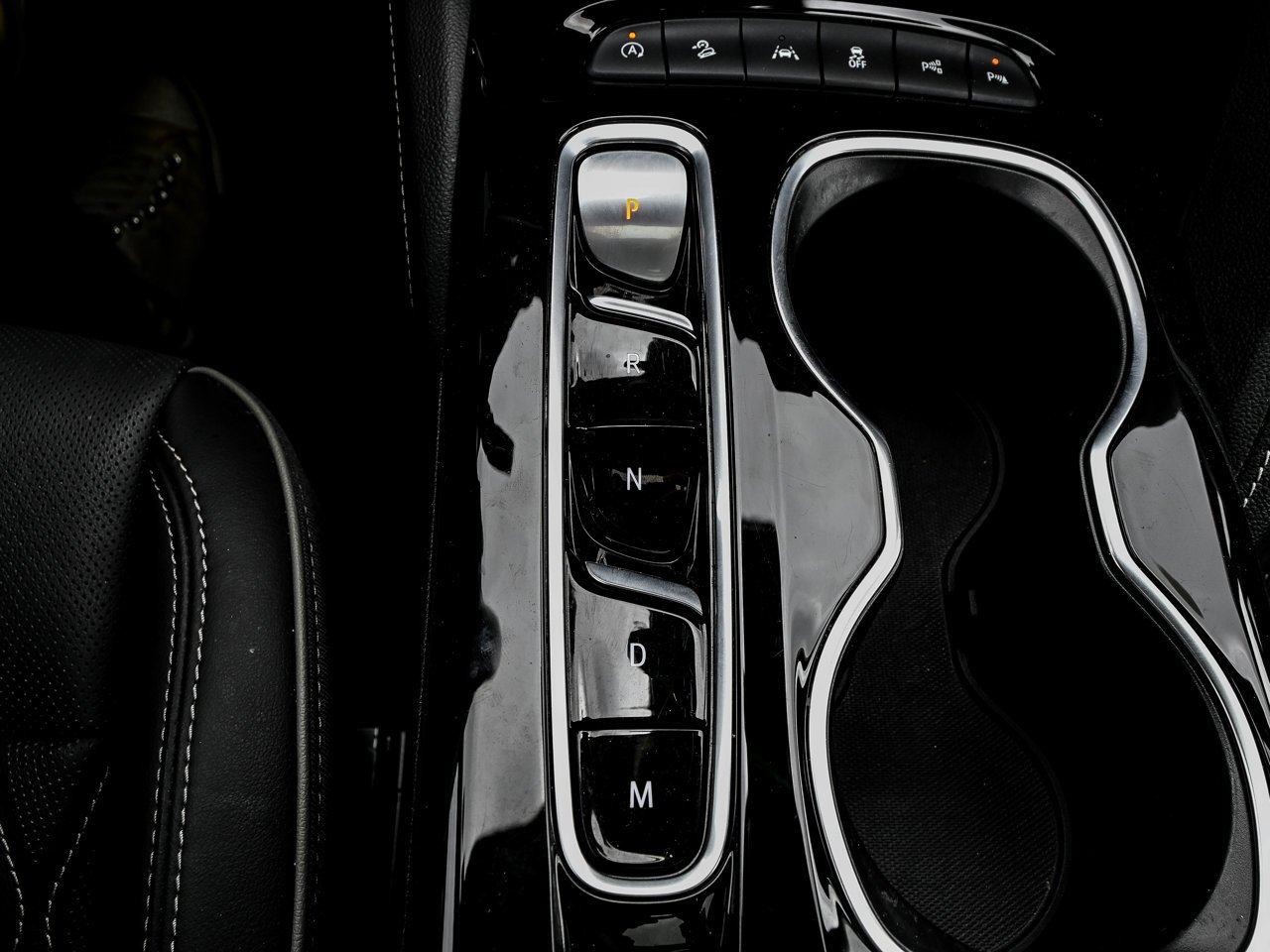 2023 Buick Envision AWD 4dr Avenir Red Sherwood Park - photo #33
