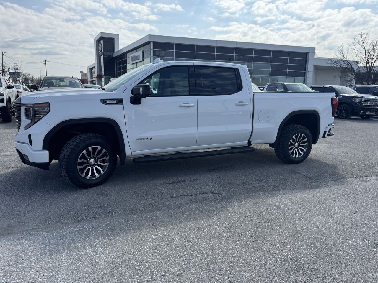 2023 GMC SIERRA 1500 AT4 AT4 cabine multiplace 4RM 157 po White Gatineau - photo #18