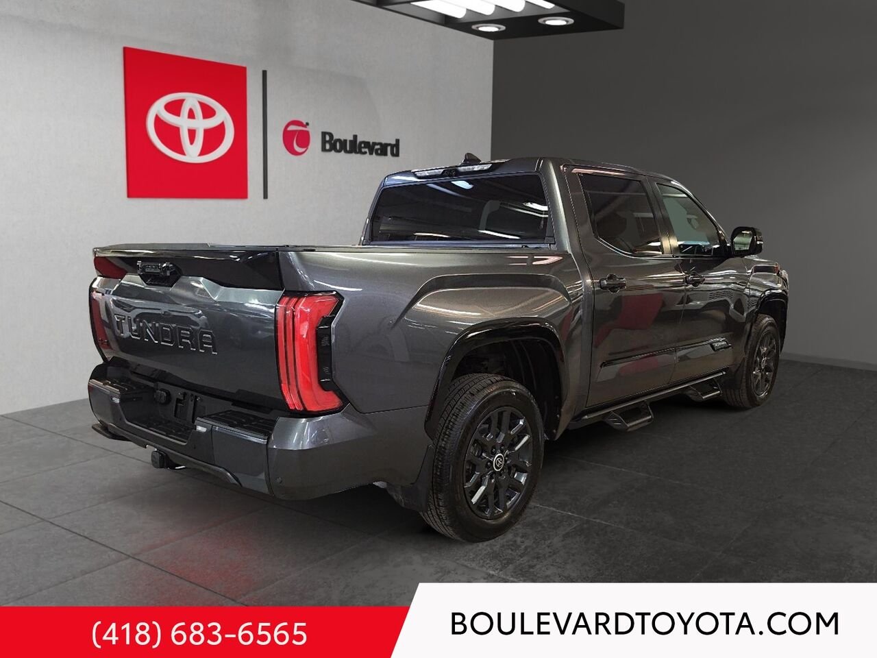 Toyota Tundra 531782-43 | PLATINUM CREWMAX, 4X4 2024 Gris magnétique métallisé Québec - photo #3