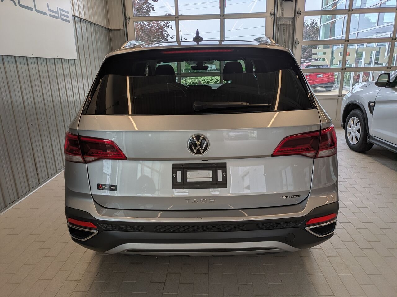 Volkswagen Taos 2024 Gris Gatineau - photo #2
