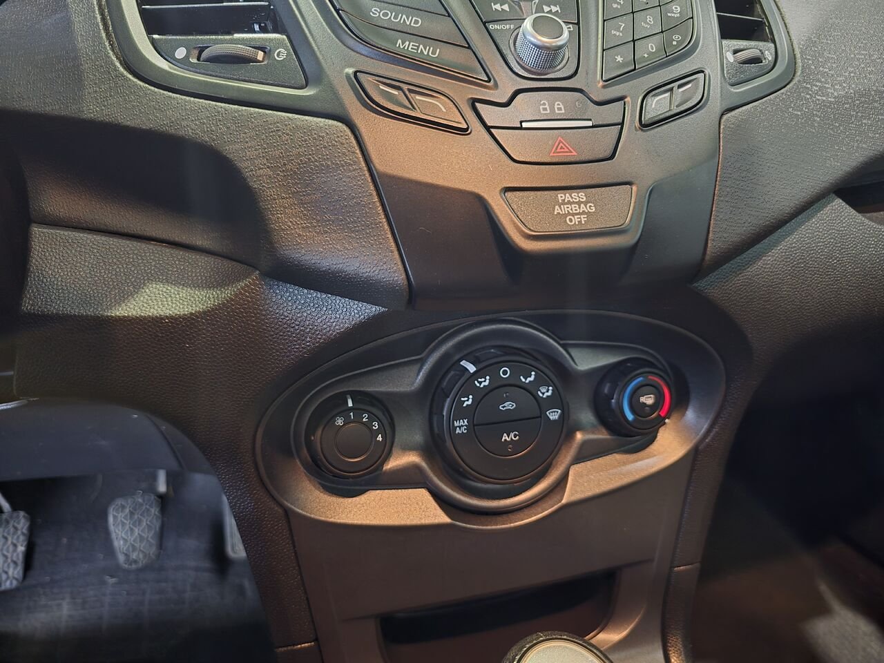2017 Ford Fiesta Black  - photo #16