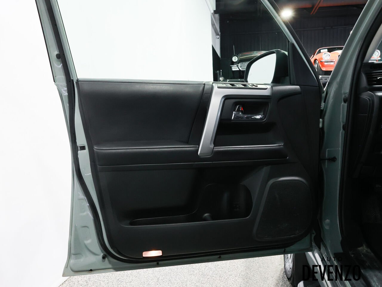 2022 Toyota 4Runner Grey Saint-Eustache - photo #10