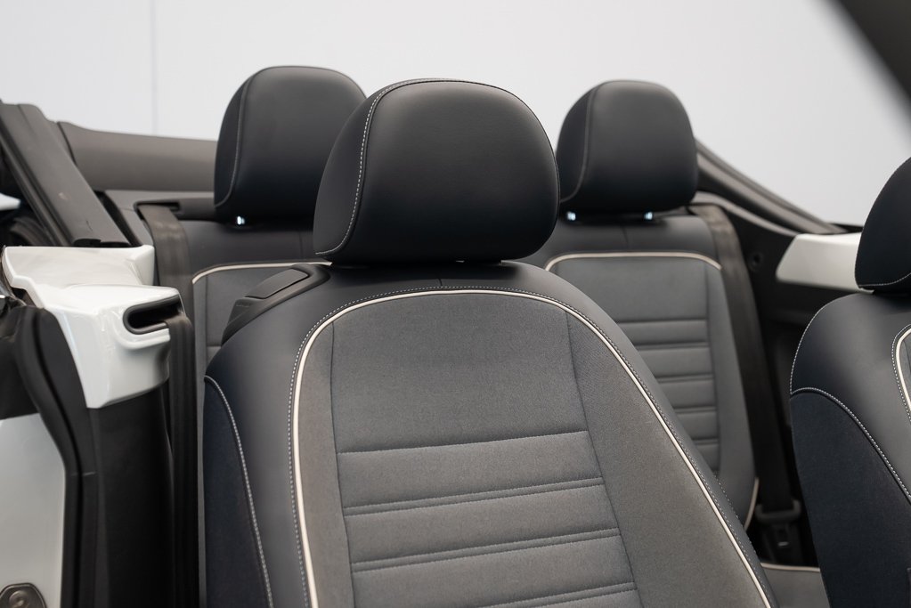 Volkswagen Beetle Trendline+ cabriolet 2 portes 2016 Blanc Kirkland - photo #28