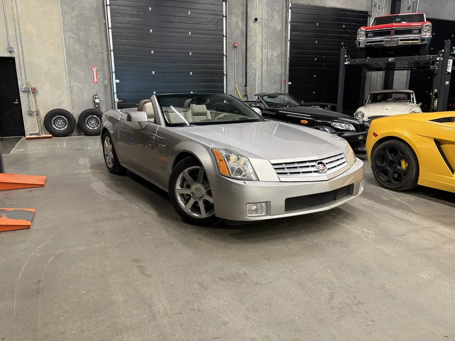 2005 Cadillac XLR 2005 Light Platinum