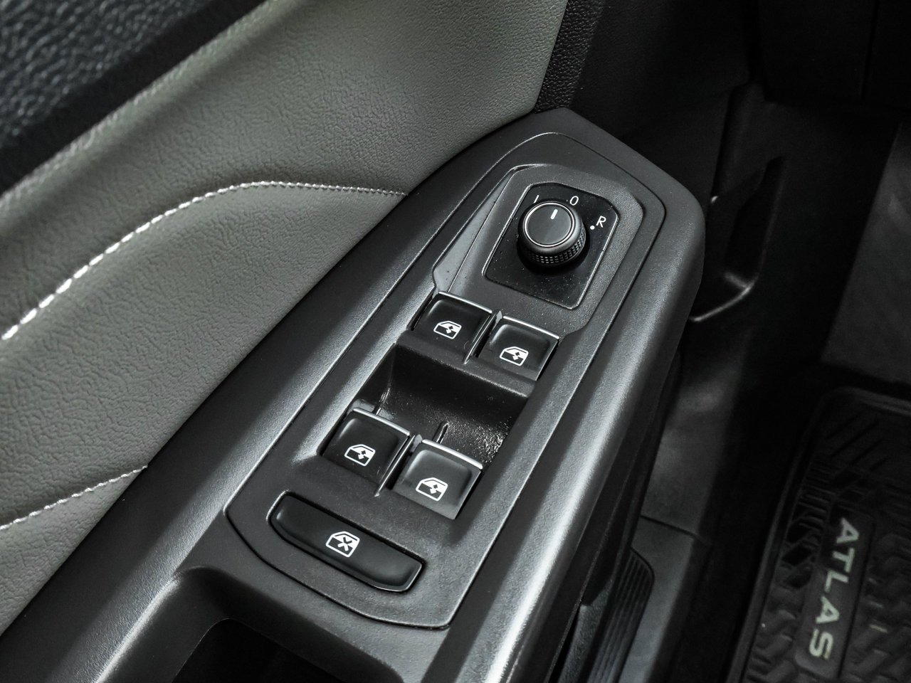 2022 Volkswagen Atlas Comfortline 3.6 FSI 4MOTION Grey Sherwood Park - photo #19