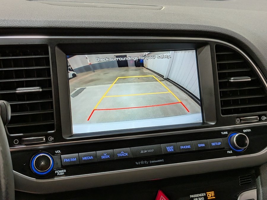 2018 Hyundai Elantra White