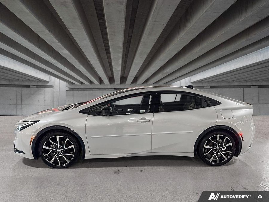 2025 Toyota Prius Plug-In Hybrid 2025 White