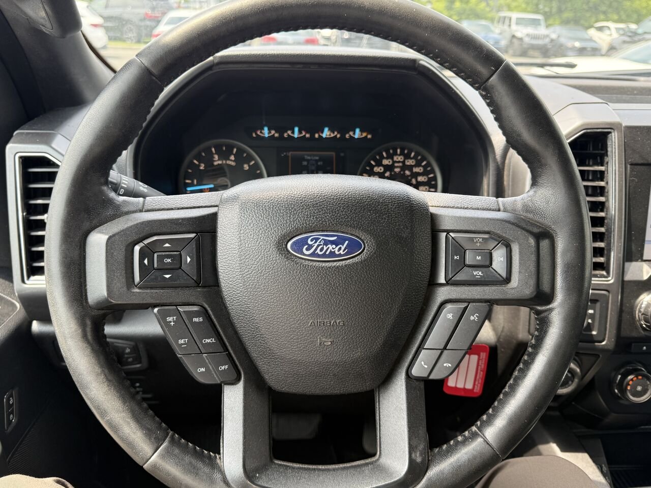 Ford F-150 XLT SUPERCREW 2018 Blanc Granby - photo #14
