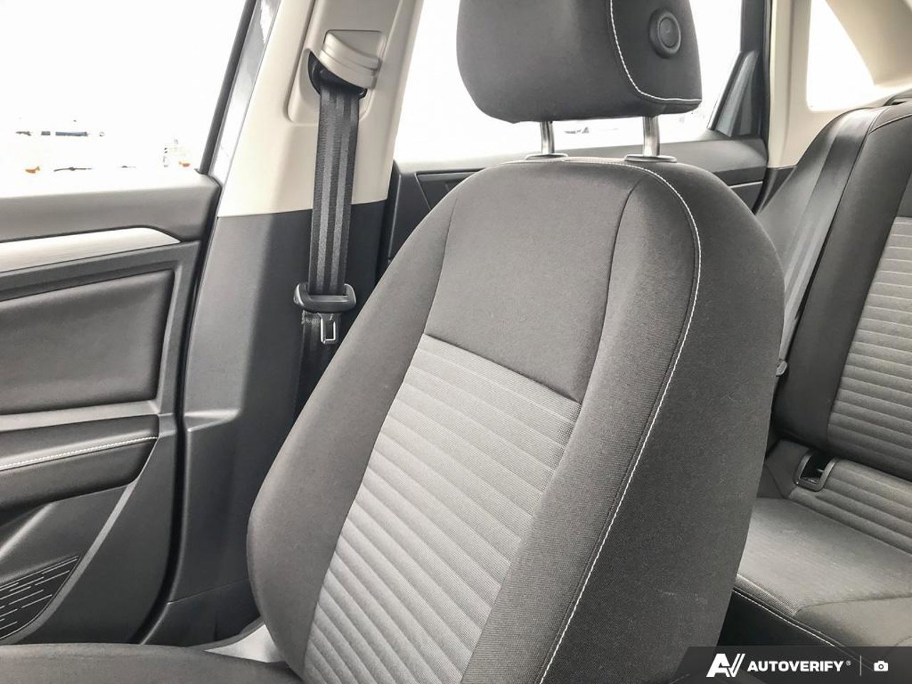 Volkswagen Jetta 3VWCX7BU9SM082020 2025 Gris Mirabel - photo #23