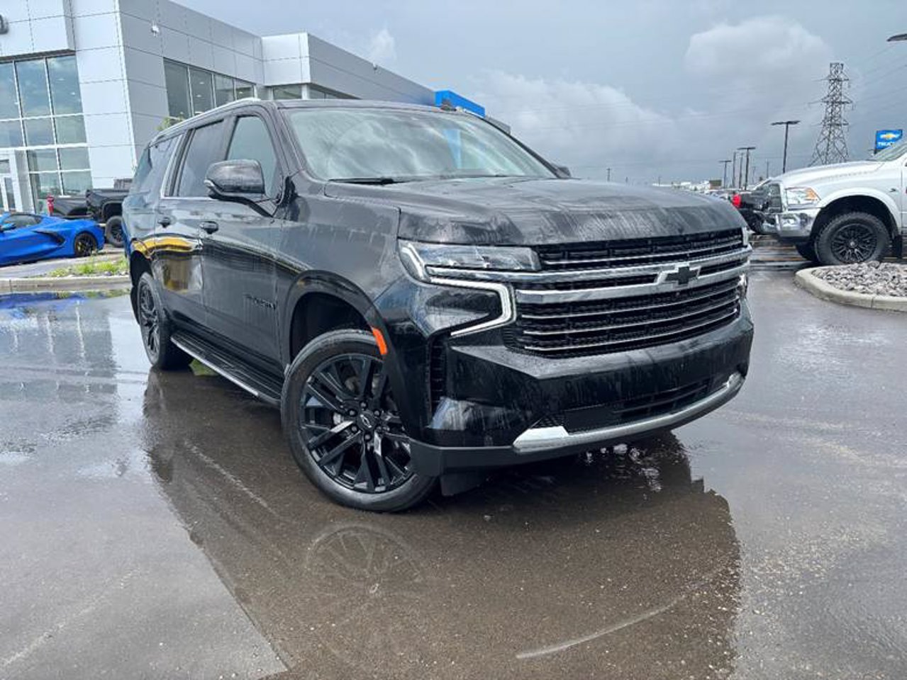 2023 Chevrolet Suburban 4WD 4dr LT Black Sherwood Park - photo #1