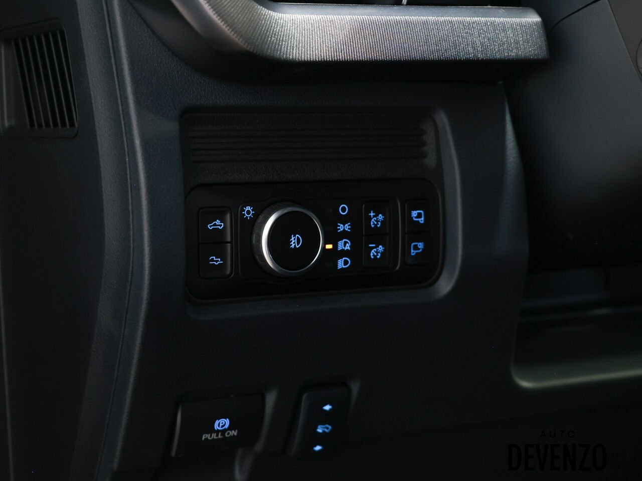 2026 Ford Super Duty F-450 DRW Black Saint-Eustache - photo #13