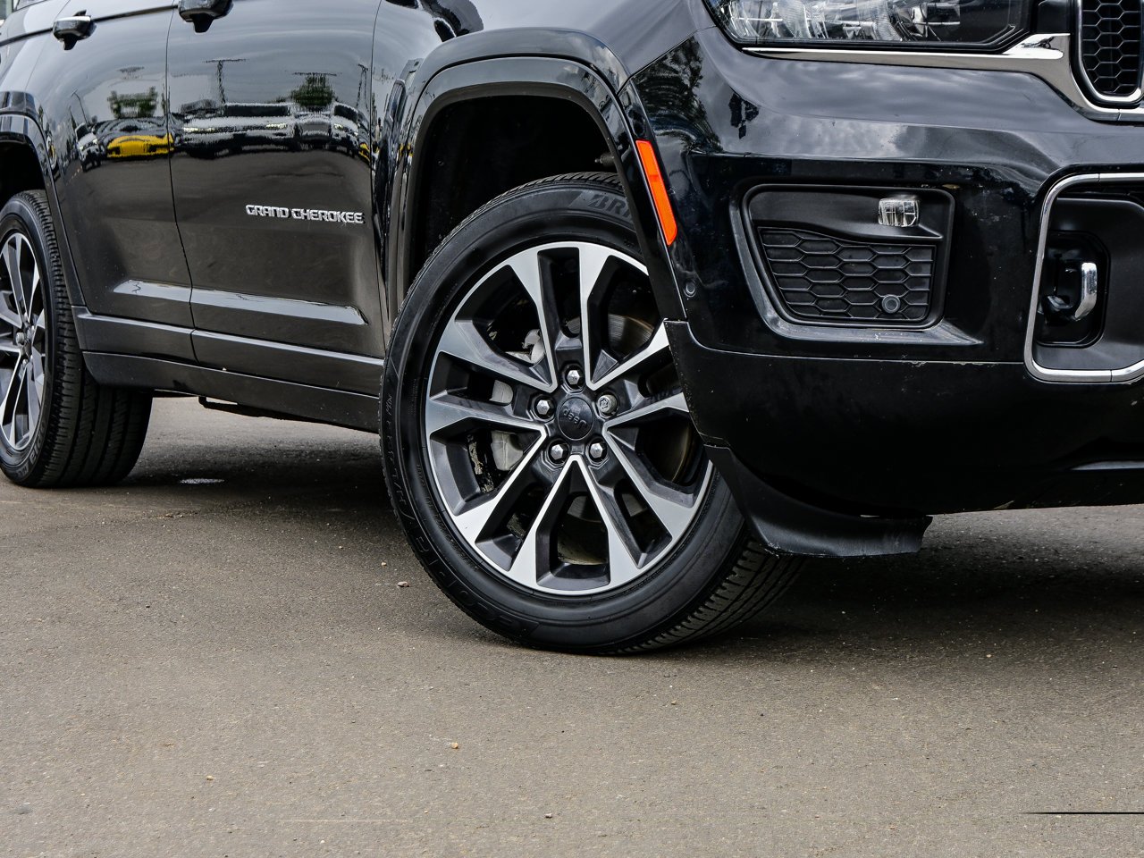 2023 Jeep Grand Cherokee Overland 4x4 Black Sherwood Park - photo #5