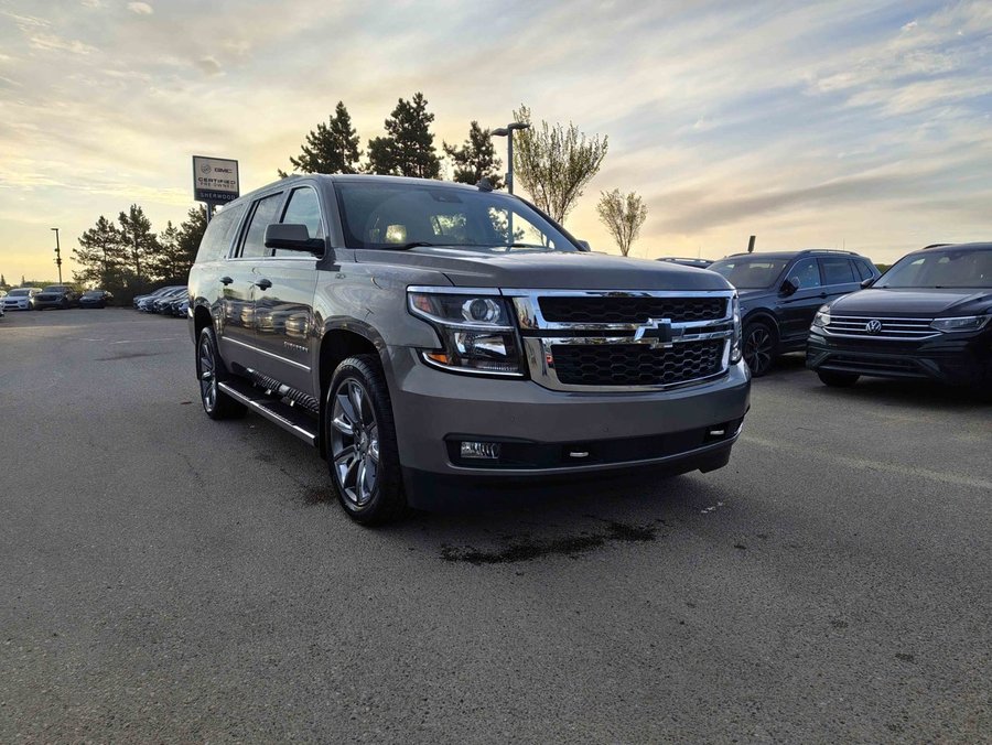 2017 Chevrolet Suburban 2017 gray