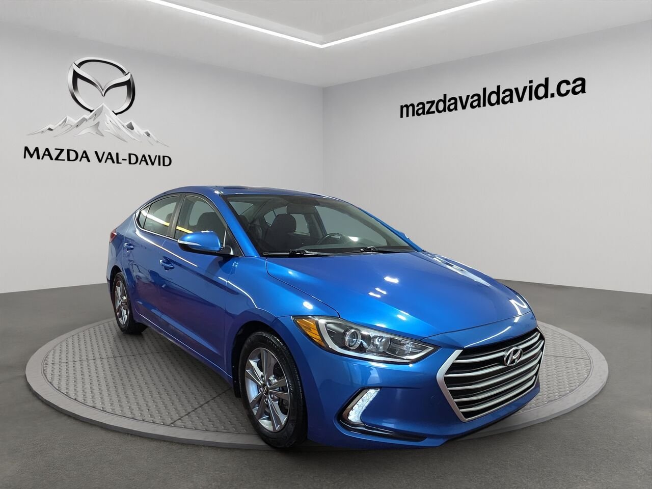 Hyundai Elantra Berline 4 portes, boîte automatique, GL, volant chauffant, caméra de recul 2017 Bleu Val-David - photo #4